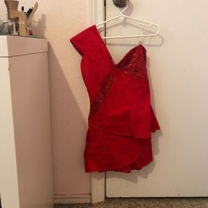Kellé red one shoulder dance costume